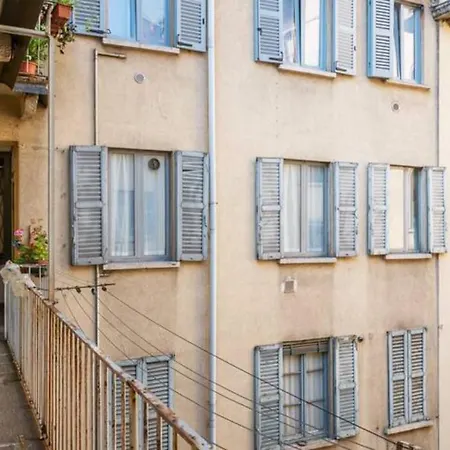 Ihost - Premuda 17 Milano