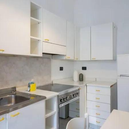 Apartment Ihost - Premuda 17 Milan